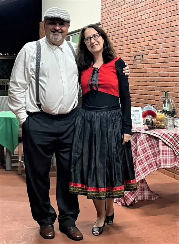 O presidente Carlos Henrique Buscariolo e Luciane Arrebola Buscariolo