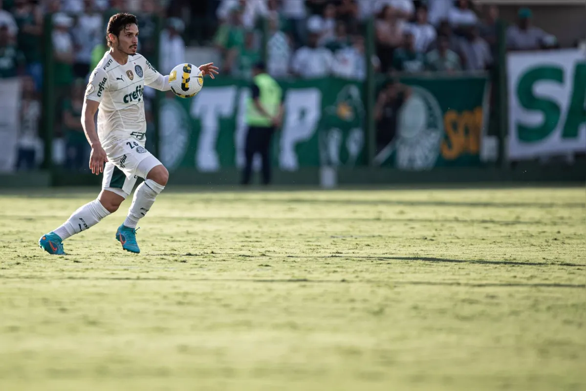 Poupado no Equador, Raphael Veiga deve estar em campo contra o Juazeirense pela Copa do Brasil