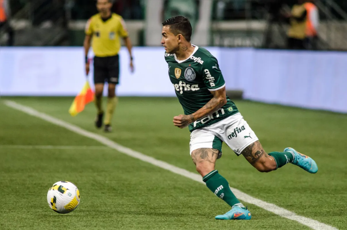 Um dos principais nomes do Palmeiras na temporada, Dudu deve ser mantido entre os titulares para o jogo no Café