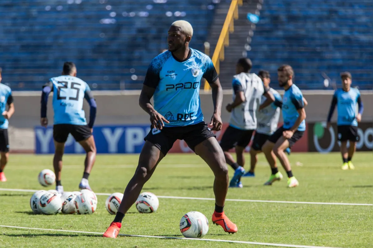 Com Gabriel Santos suspenso, Douglas Coutinho passa a ser a esperança de gols do LEC diante do Brusque