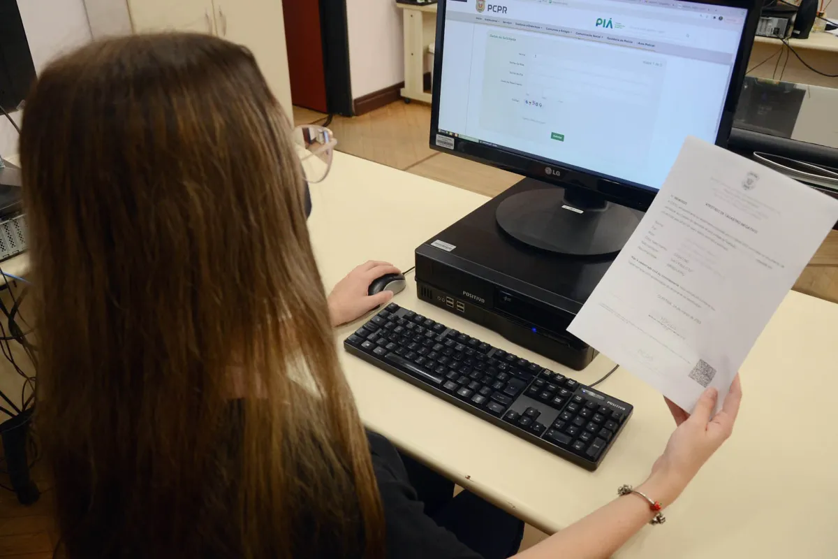 PCPR oferece inovação na emissão de atestado de cadastro negativo e antecedentes criminais a brasileiros e estrangeiros pela internet
