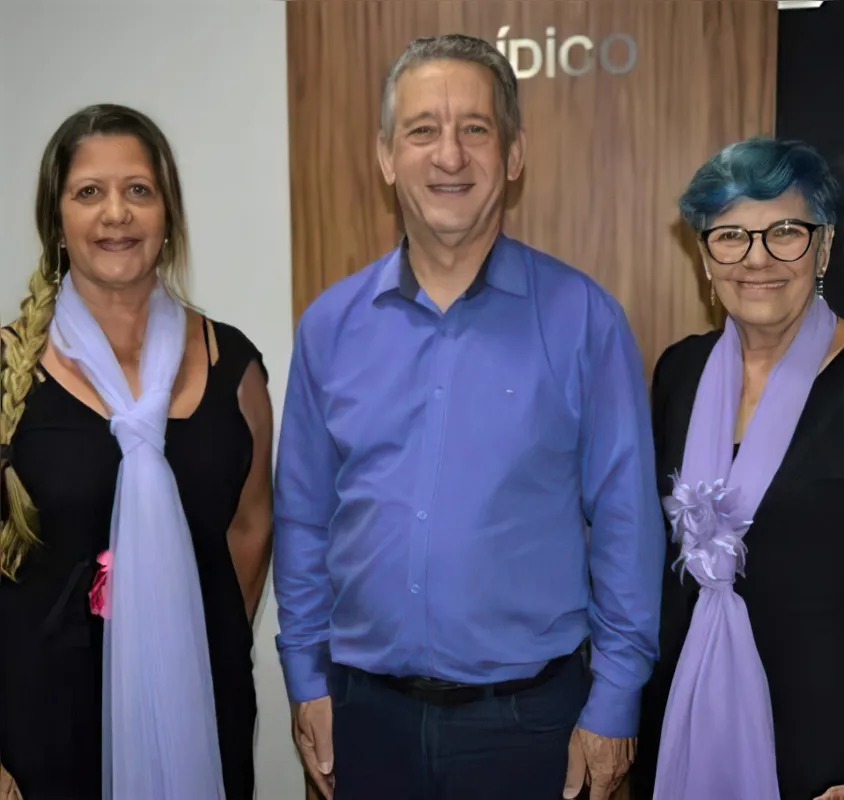 A presidente da AMCIL Jeanete Vargas com o presidente do Sincil, Marco Bacarin, e Suely Magalhães, vice-presidente da entidade.
