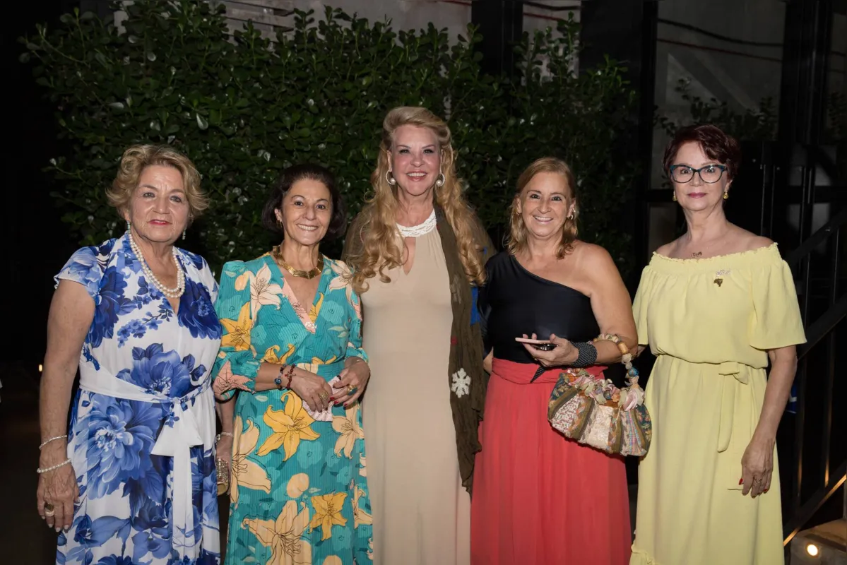 Sonia Medeiros, Irma Sueli Oricolli, Zilda Romero, Felicia Watanabe e Silvia Imaculada de Lima