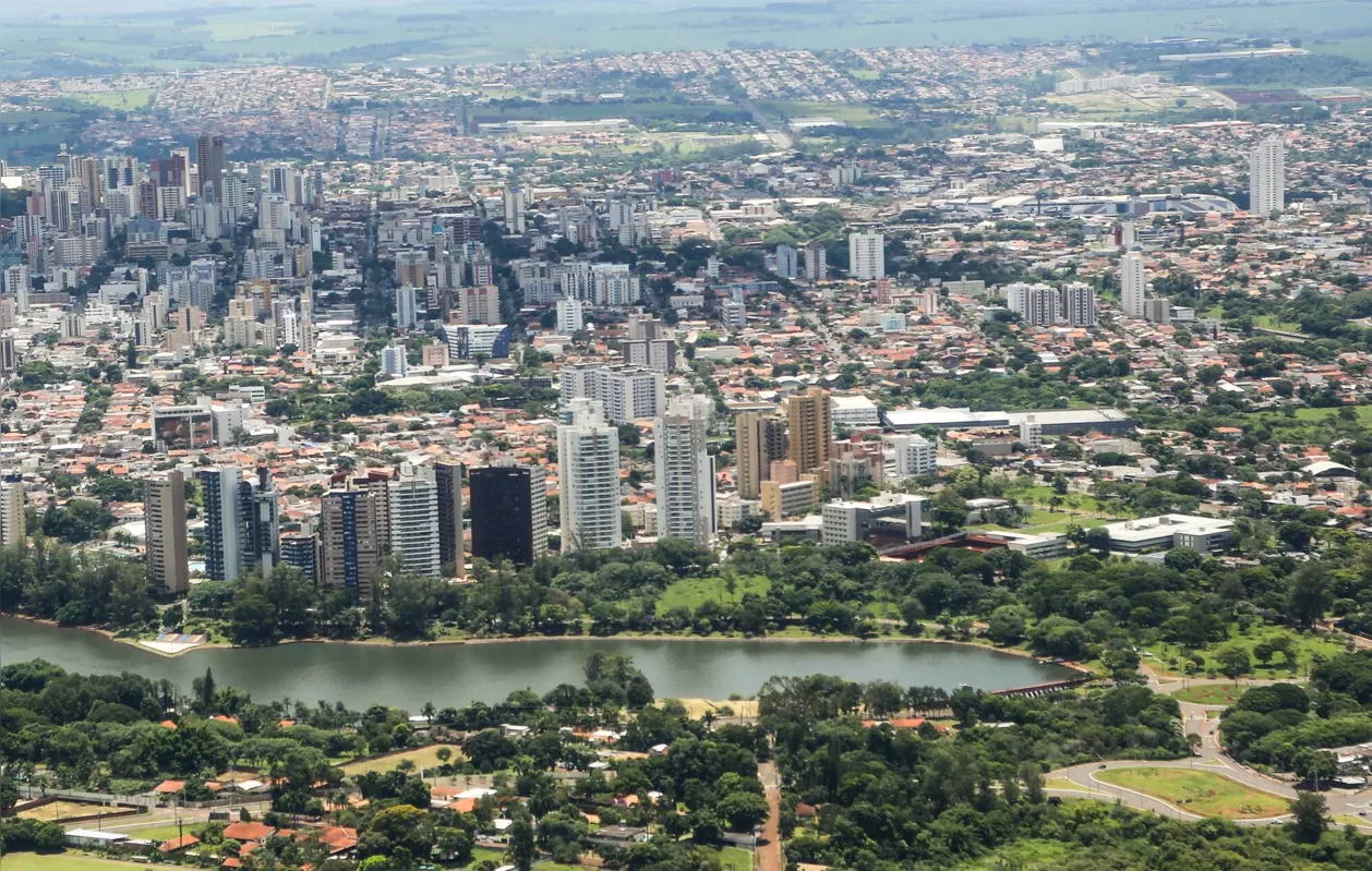 Imagem ilustrativa da imagem Prefeitura recebe prêmio pelo Programa Compra Londrina