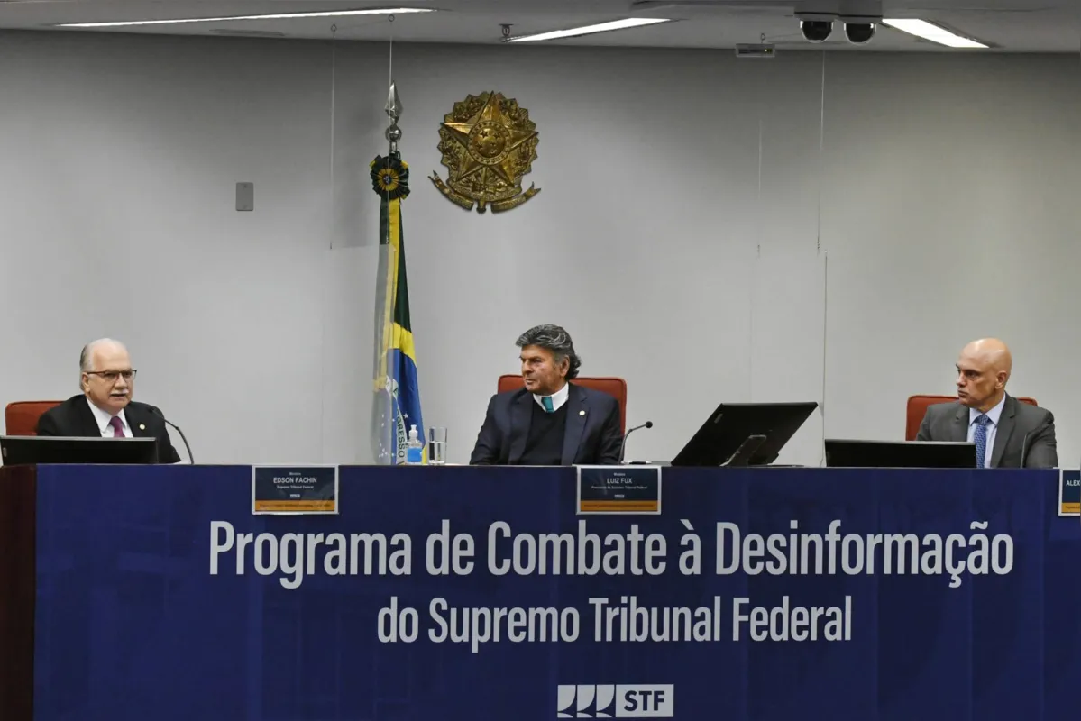 Imagem ilustrativa da imagem Professores da UEL participam de programa do STF de combate à desinformação