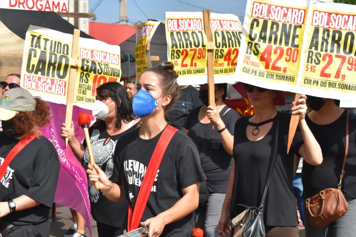 Imagem ilustrativa da imagem Protestos contra e pró-governo marcam Dia do Trabalhador em Londrina