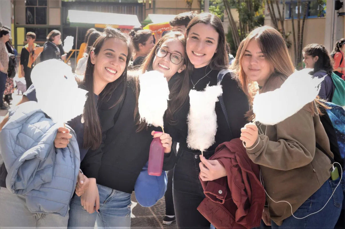 Kauana Zanchin (Direito), Maria Clara (Enfermagem), Renata Capello (Design) e Maria Petrin (Direito)