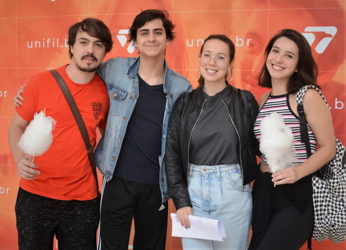 Alex de Mattos Lopes, Luccas Mantoan, Gabriela Yamamoto e Vitória Schippa, de Arquitetura
