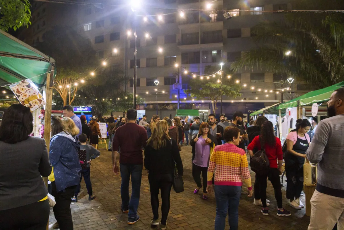 Imagem ilustrativa da imagem Retorno da Feira na Praça é bem recebido pelos londrinenses
