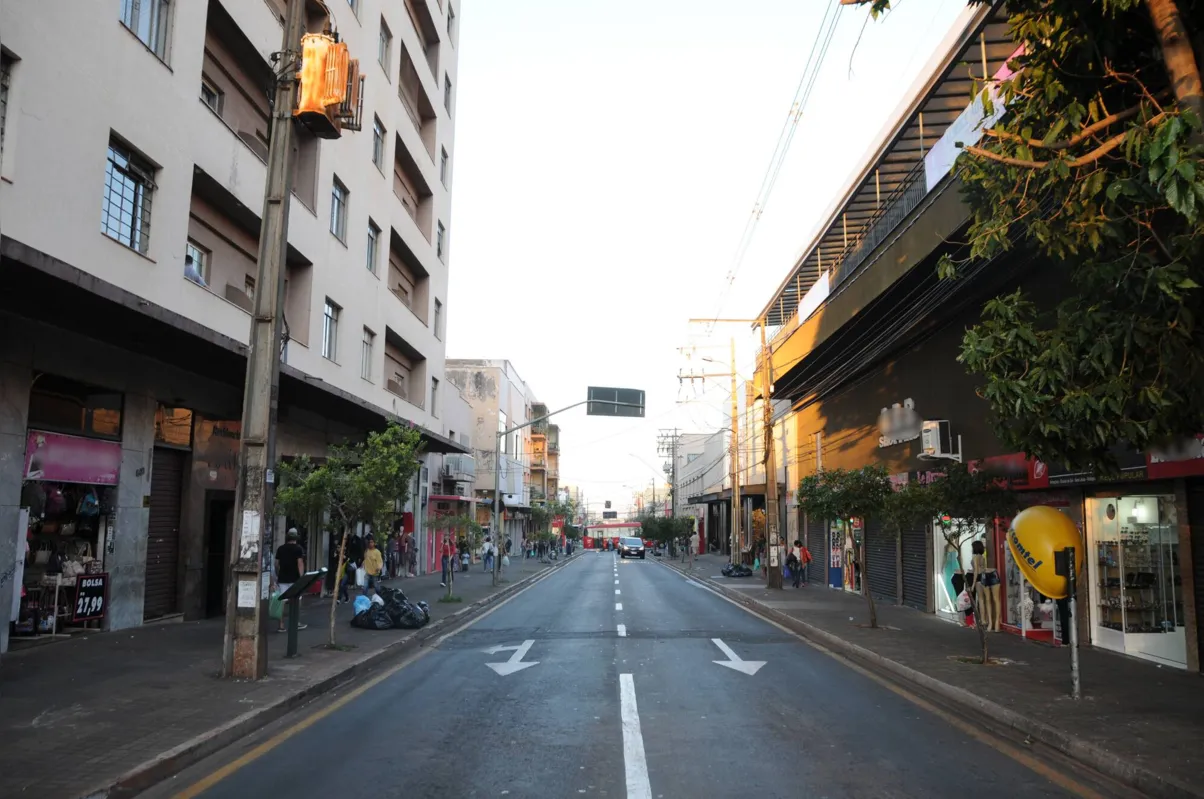 rua sergipe - fotos: gustavo carneiro -folha de londrina - 23/08/19