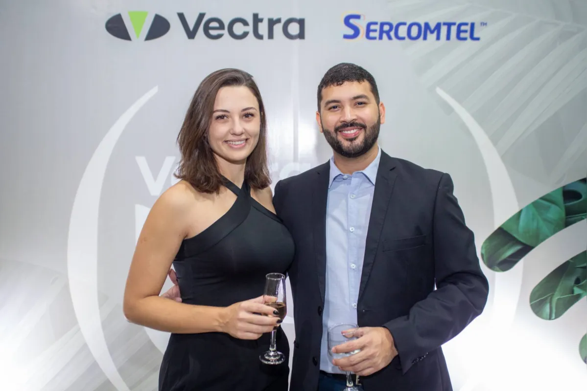 Maisa Monseff e Vitor Rodrigo