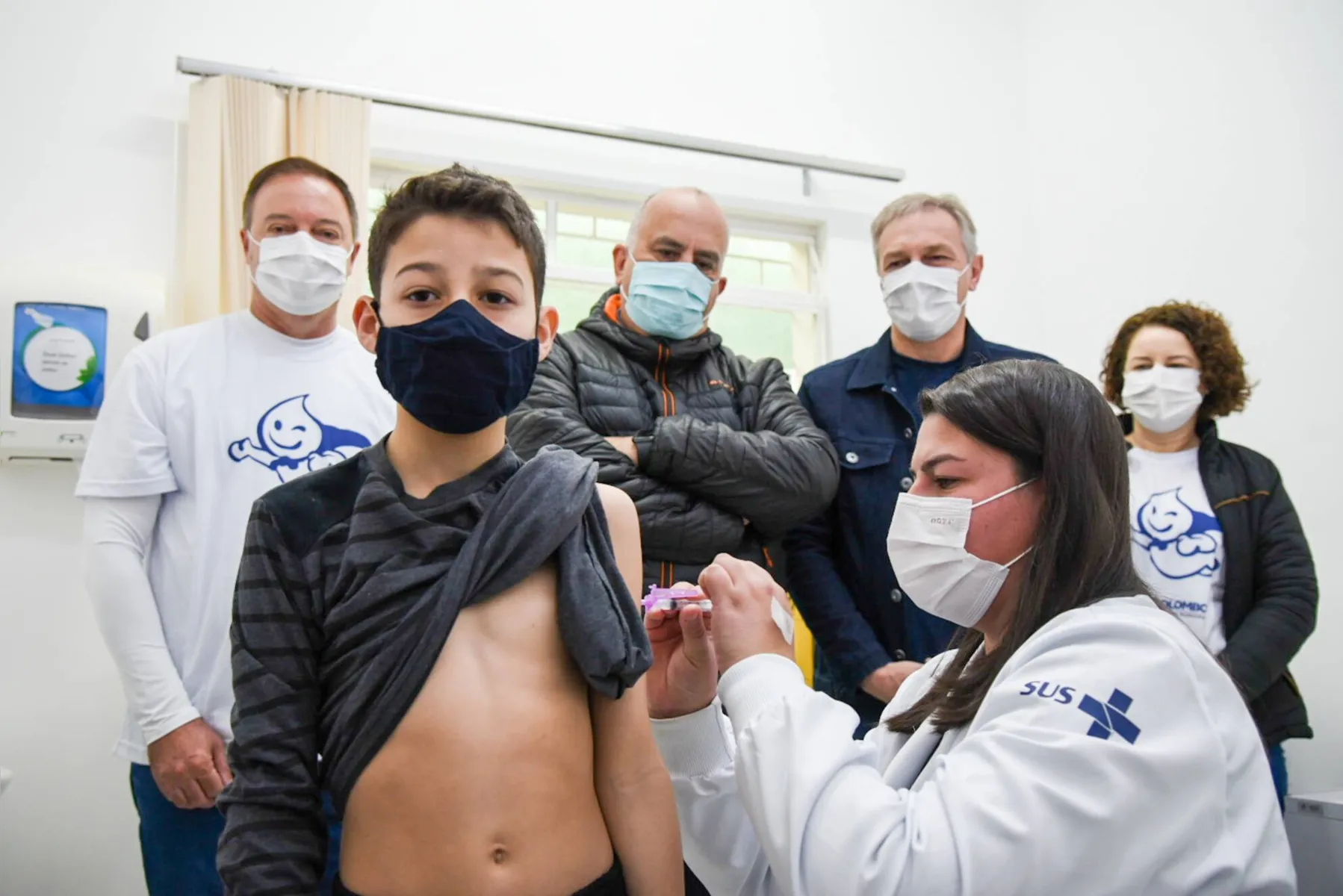 No Paraná todo funcionaram aproximadamente 500 salas de vacina do Paraná, que esperavam receber pelo menos um milhão de pessoas nesta mobilização nos 399 municípios.