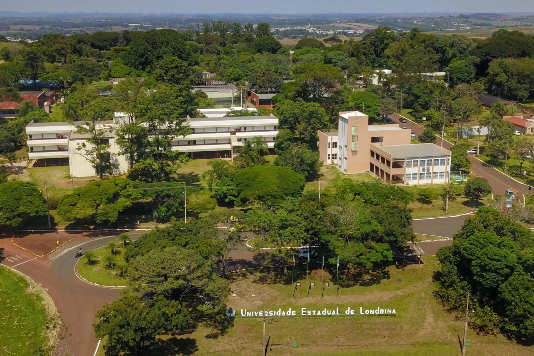 Campus da UEL, em Londrina: fazenda escola vai testar os protótipos biológicos e bioquímicos
