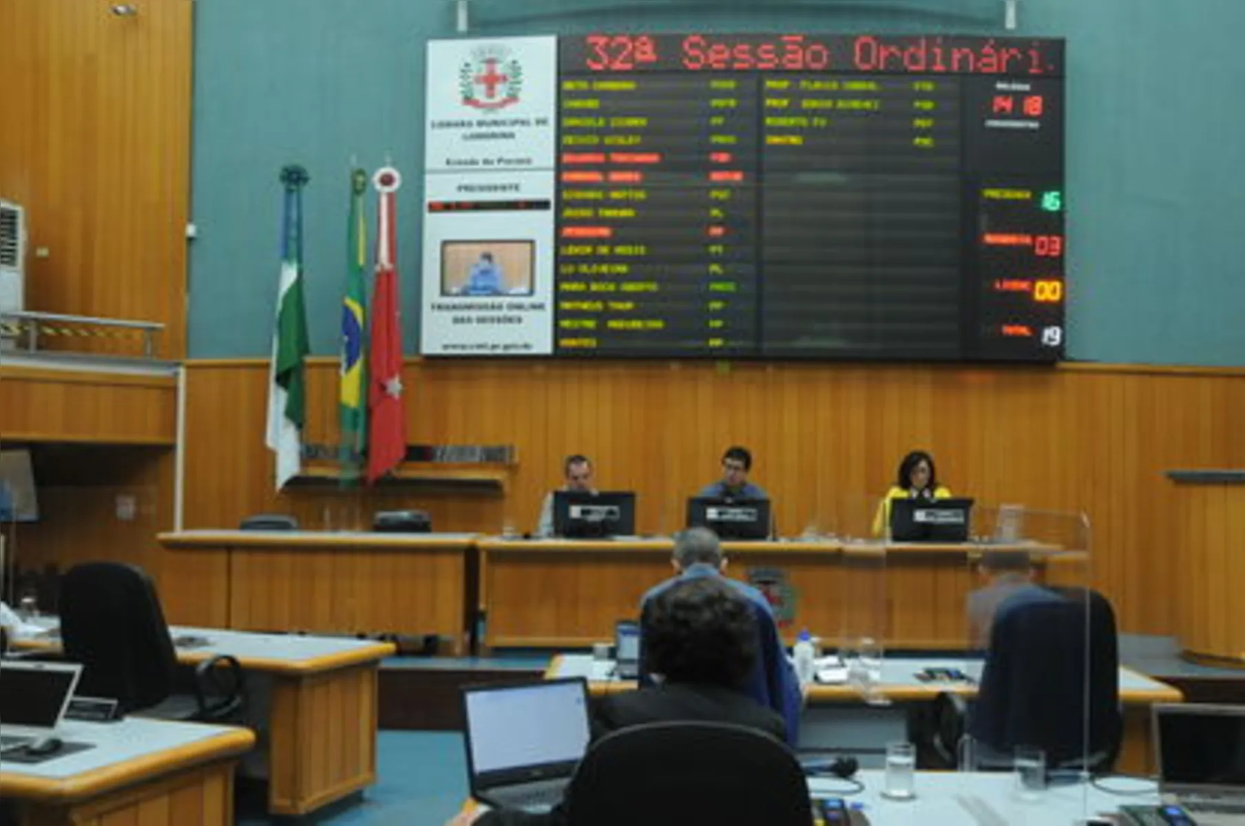 A Câmara Municipal de Londrina reuniu-se na tarde desta terça-feira (24) para a 32ª sessão ordinária de 2022, transmitida pelos canais do Legislativo no Facebook e Youtube.