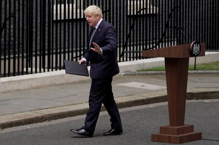 Críticos haviam especulado que a derrocada aconteceria antes, mas a saída de Boris se deve menos a um caso específico, mas ao acúmulo das controvérsias