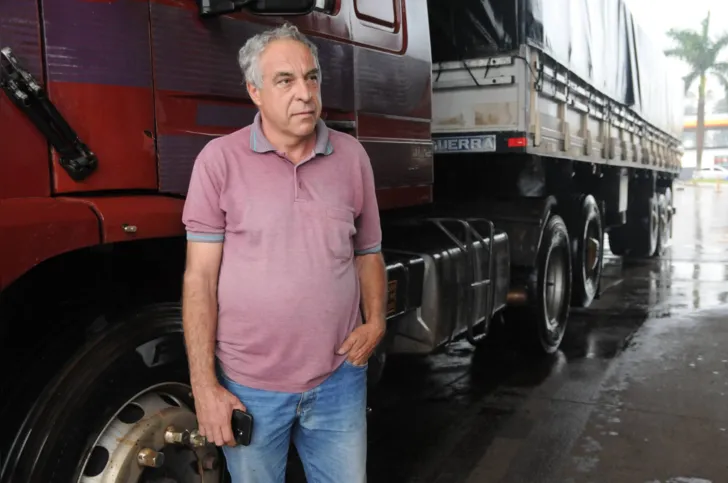Para o caminhoneiro autônomo, Almir Justino Gardin, de Cambé, os reajustes de combustíveis estão inviabilizando a profissão do caminhoneiro autônomo.