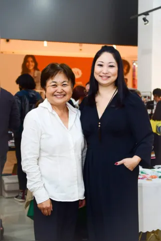 Mity Shiroma com a   gestora comercial da Expo Japão, Cyntia Suzuki