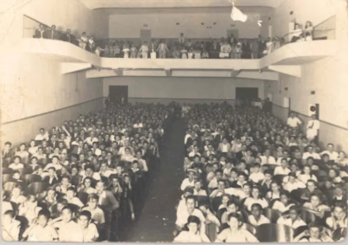 Espaço interno do Cine Teatro Municipal de Londrina na sua abertura, em 1956