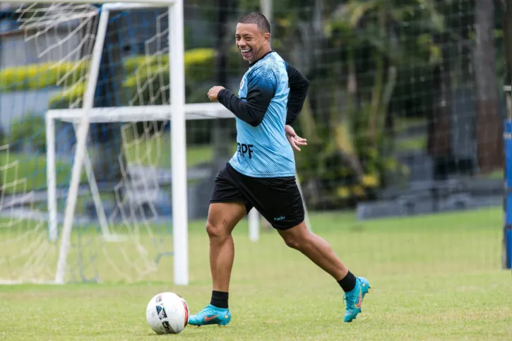 Caprini é uma das esperanças de gol do Londrina no jogo contra o Tombense