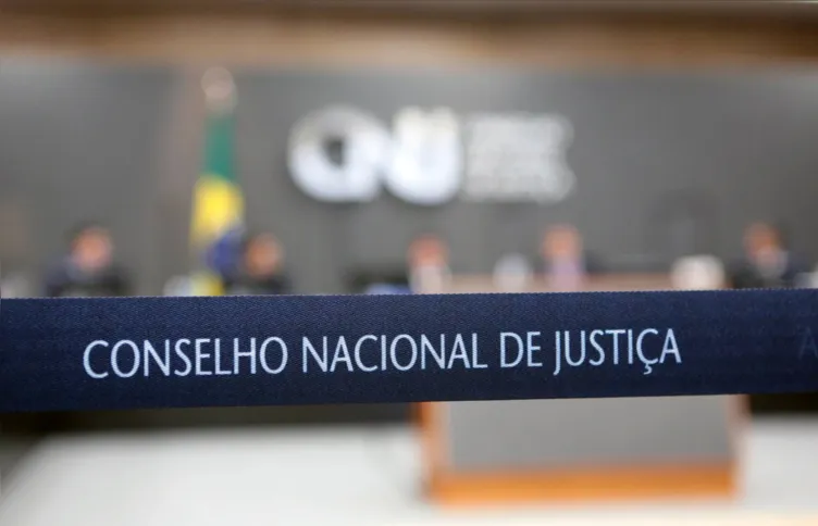 Imagem ilustrativa da imagem Ministra do CNJ suspende processo contra juíza de Londrina