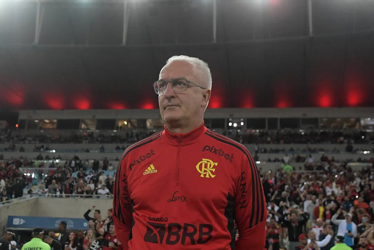 Rio de Janeiro (RJ), 15/06/2022 - Flamengo-CuiabÃ¡ - Dorival treinador do Flamengo,durante partida contra o CuiabÃ¡,vÃ¡lida pela dÃ©cima segunda rodada do Campeonato Brasileiro 2022.,realizada no estÃ¡dio MÃ¡rio Filho (MaracanÃ£),na zona norte do Rio de Janeiro,nesta quarta-feira (15). (Foto: Alexandre DurÃ£o/Zimel Press/Folhapress)