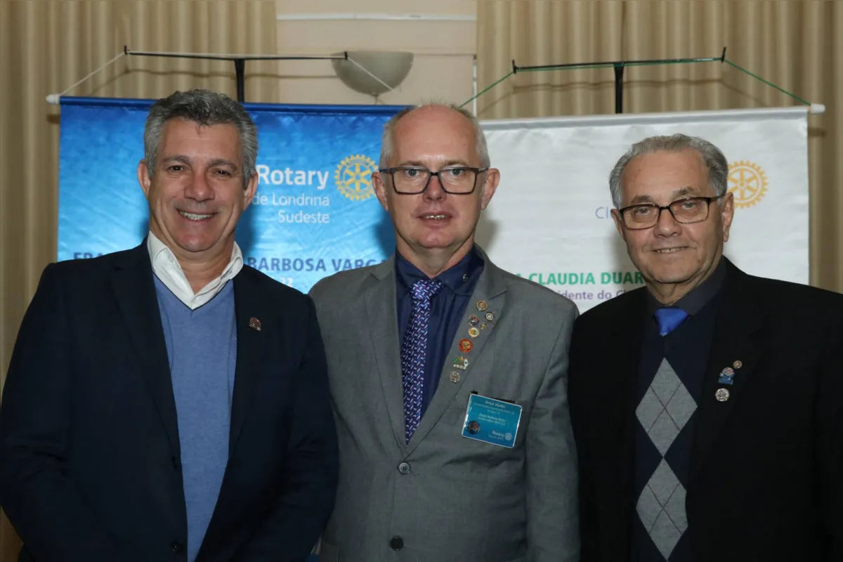 Paulo Pimenta, o governador assistente Arthur Harbs e Antônio Ferreira dos Santos