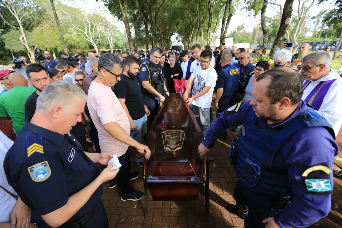 Enterro ao militante petista Marcelo Arruda, assassinado pelo policial bolsonarista Jorge Guaranho