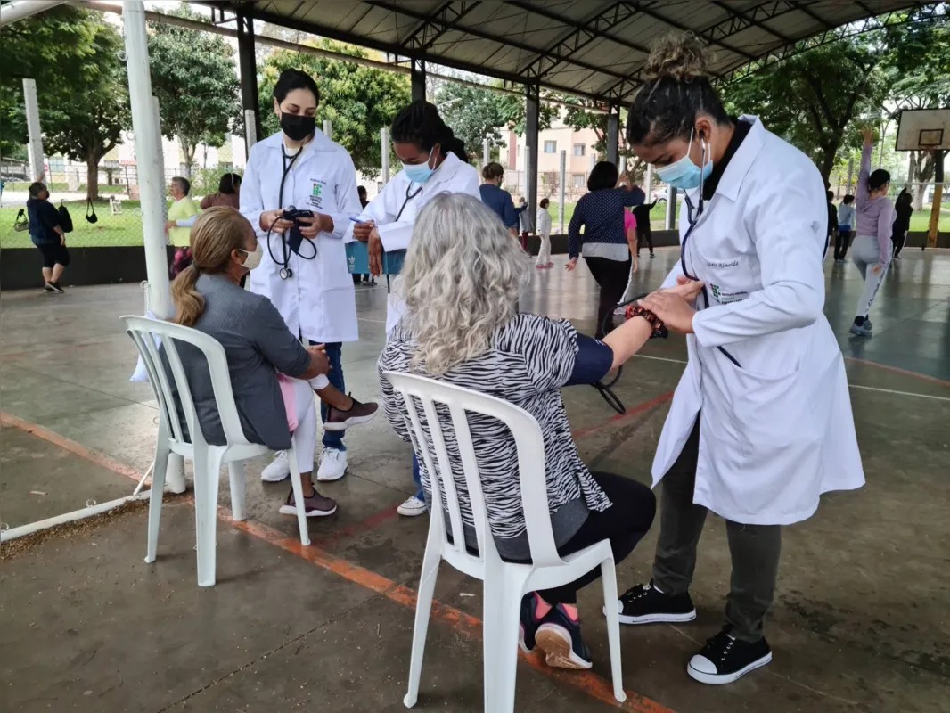 Imagem ilustrativa da imagem Aulas presenciais de ginástica das UBSs retornam em Londrina