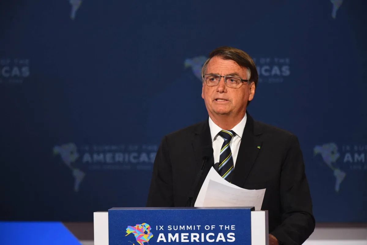 Imagem ilustrativa da imagem Bolsonaro fala em 'buscas incansáveis' para encontrar Dom Phillips e Bruno Pereira na Amazônia