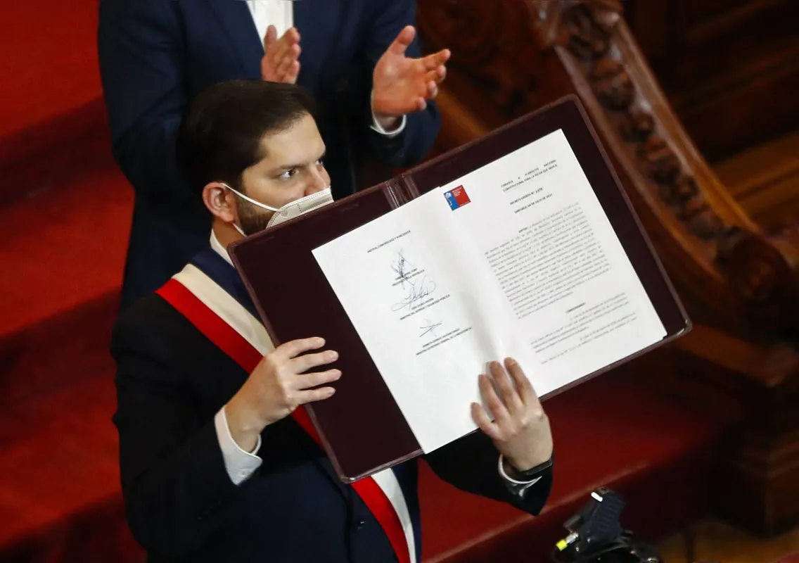 A redação de uma nova Carta foi aprovada há dois anos em um plebiscito histórico após uma onda de protestos, em grande parte assentados em insatisfações socioeconômicas.