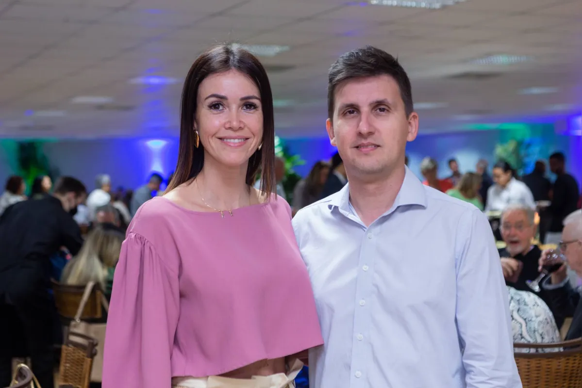 Ana Carolina e Bruno Montosa, arquiteto que assina o projeto das novas fachada e recepção