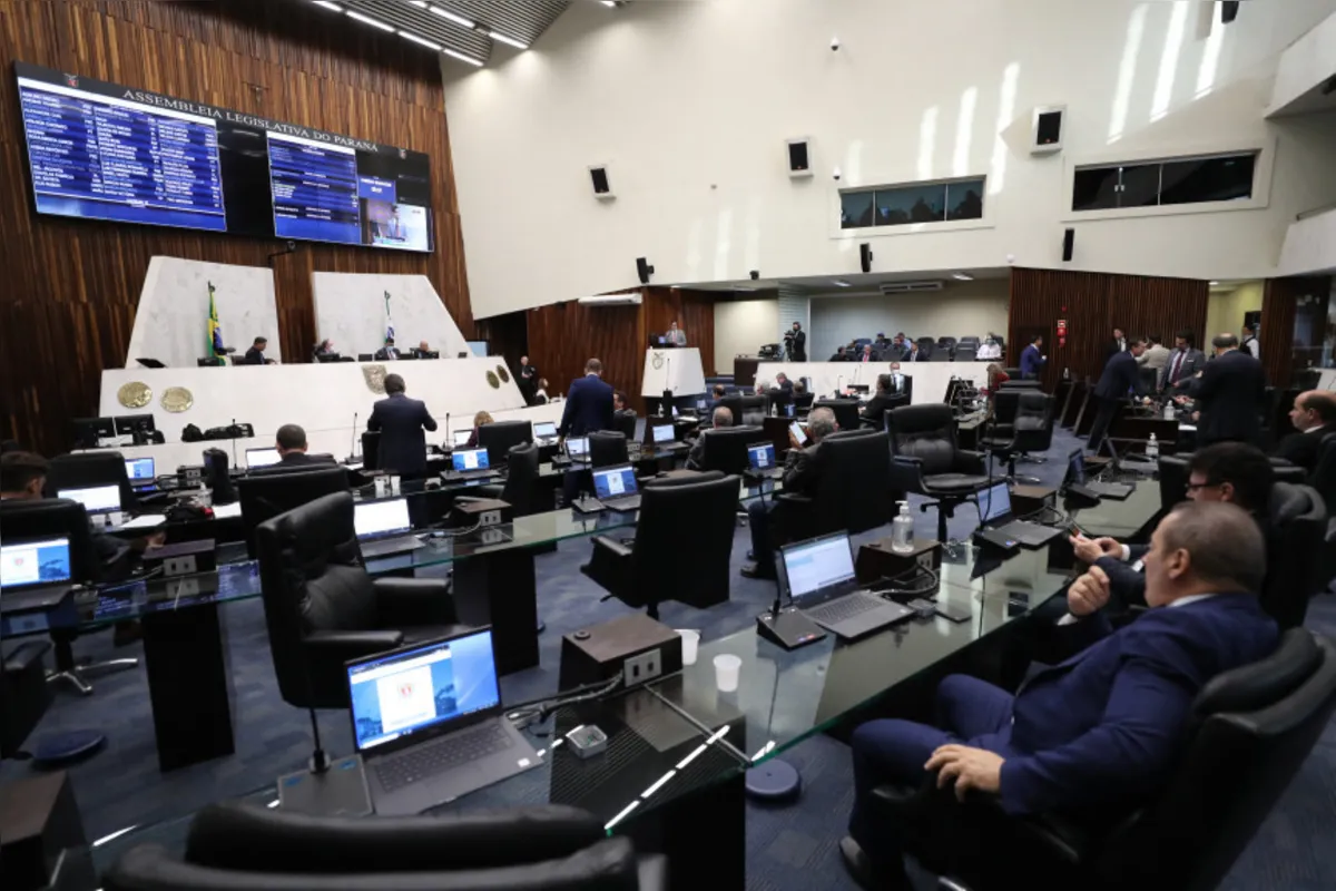 Imagem ilustrativa da imagem Deputados tentam reverter no TSE cassação de chapa pelo TRE