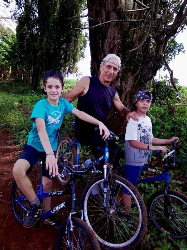 Com os netos Caetano e Lucca