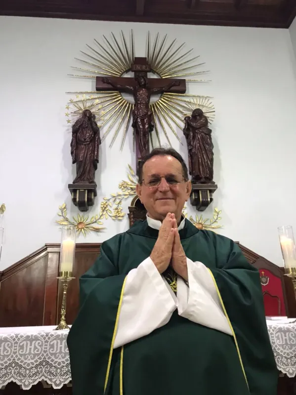 Imagem ilustrativa da imagem ESPAÇO ABERTO - Um padre comum