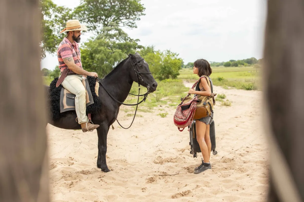 Imagem ilustrativa da imagem Em Pantanal, Alcides nega para Guta que esteja tendo um caso com Maria Bruaca