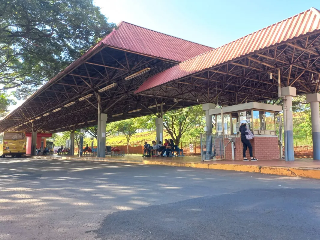 Mais de dez mil pessoas passam pelo terminal Ouro Verde todos os dias