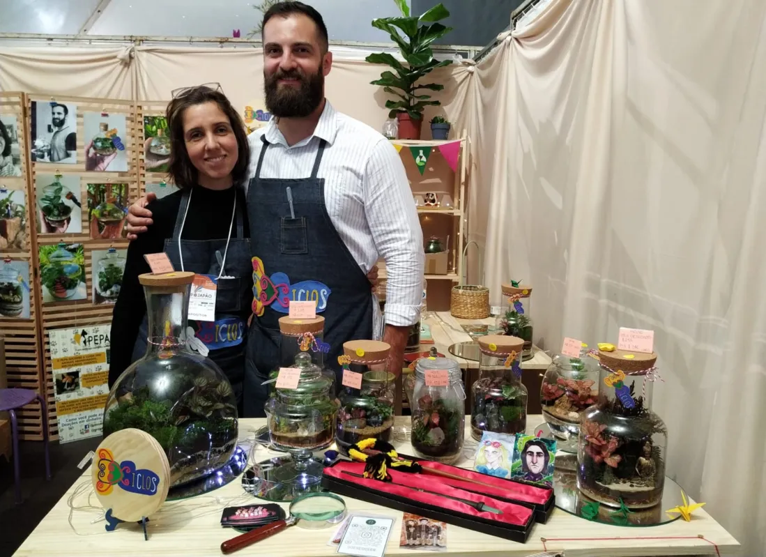 Guilherme e Cassia Bessa levaram os terrários ao evento: técnica permite o cultivo de plantas em vidros