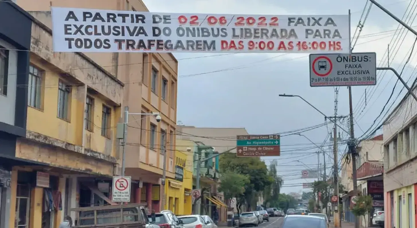 Imagem ilustrativa da imagem Faixa exclusiva de ônibus da Duque será liberada nesta quinta
