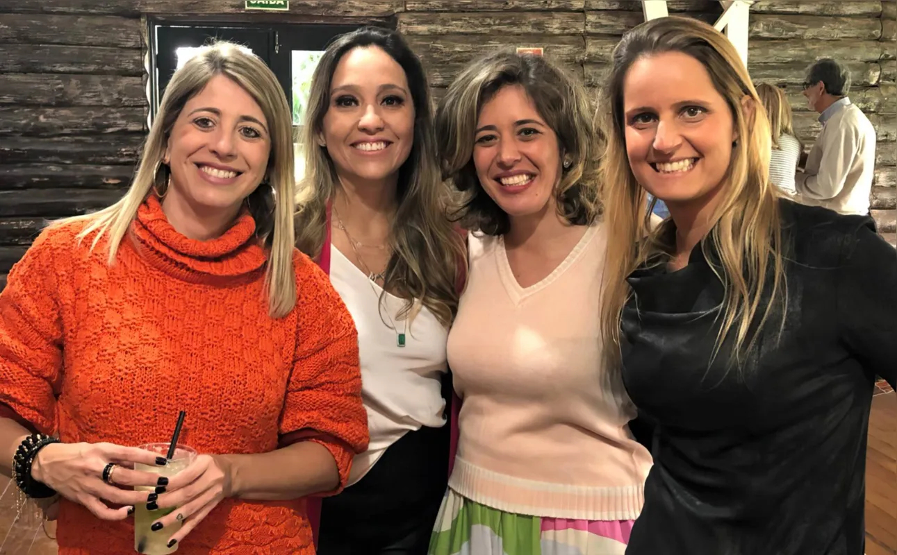 As sobrinhas Camila Bounassar, Daniele Chuman, Flávia Bounassar e Priscila Lencastre