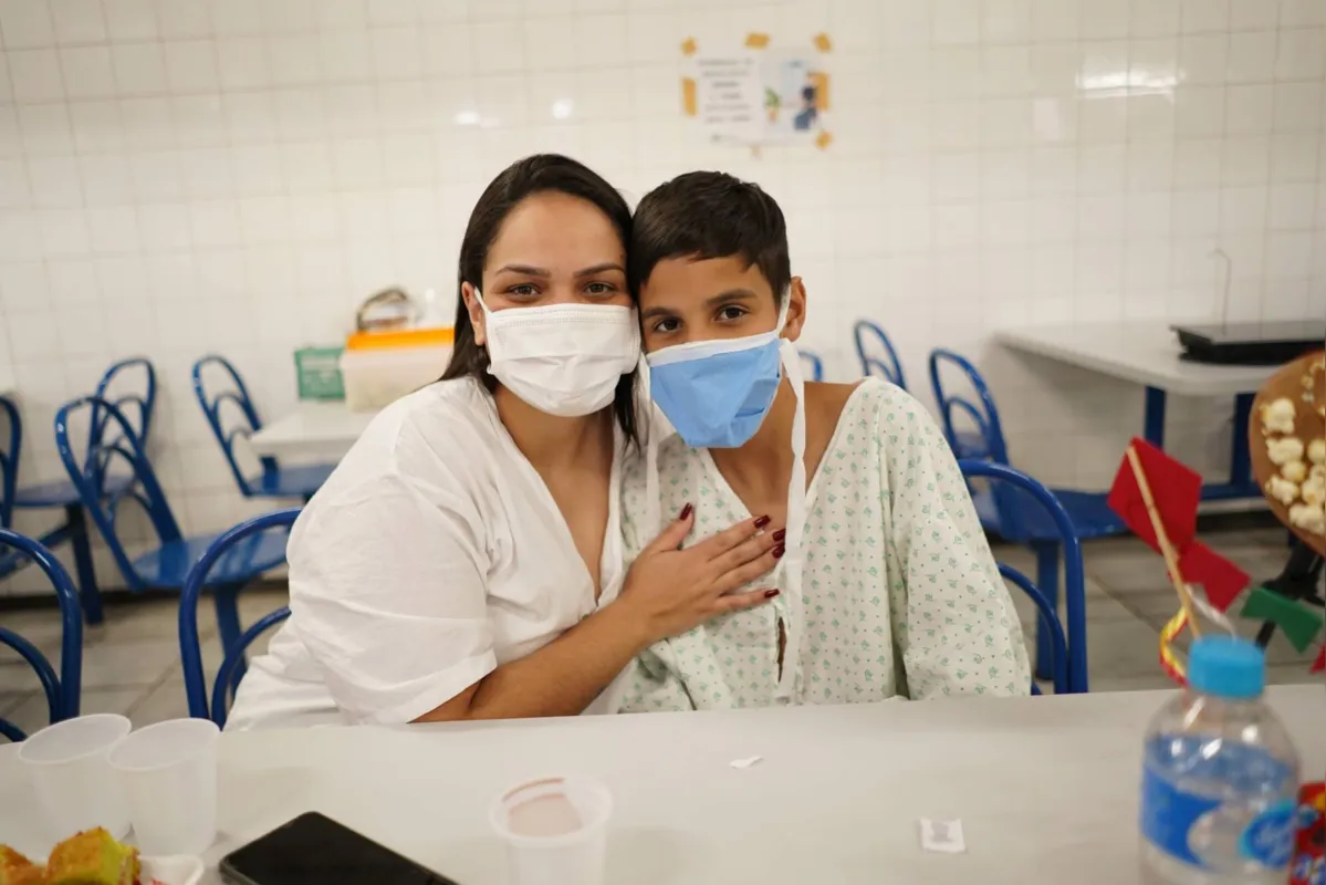 Elaine e Nicolas Afonso Guimarães