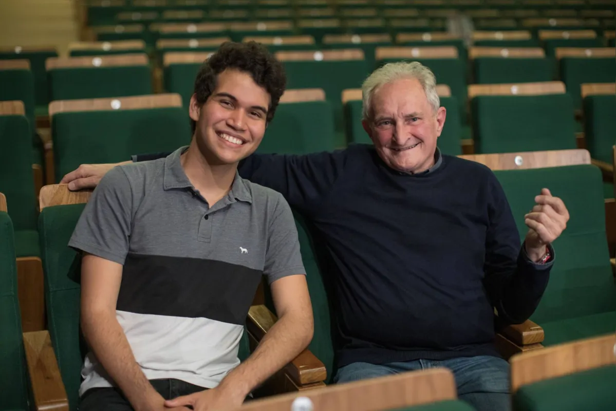 O pianista Fábio Paez, que se apresentará com a OSUEL, com o maestro italiano Massimiliano Carraro