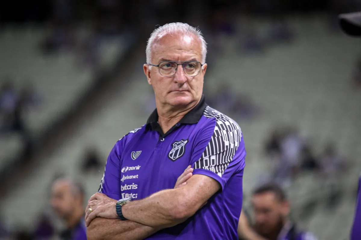 FORTALEZA, CE, 04.06.2022 Â CEARÃ-CORITIBA: Dorival JÃºnior, tÃ©cnico do CearÃ¡ - Partida entre CearÃ¡ e Coritiba, vÃ¡lida pela 9Âª rodada do Campeonato Brasileiro SÃ©rie A 2022, realizada na Arena CastelÃ£o, em Fortaleza, no estado do CearÃ¡, na noite deste sÃ¡bado. (Foto: Lucas Emanuel/Agif/Folhapress)