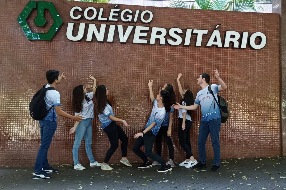 Prêmio nacional aos alunos do 2º ano do Ensino Médio  do Colégio Universitário