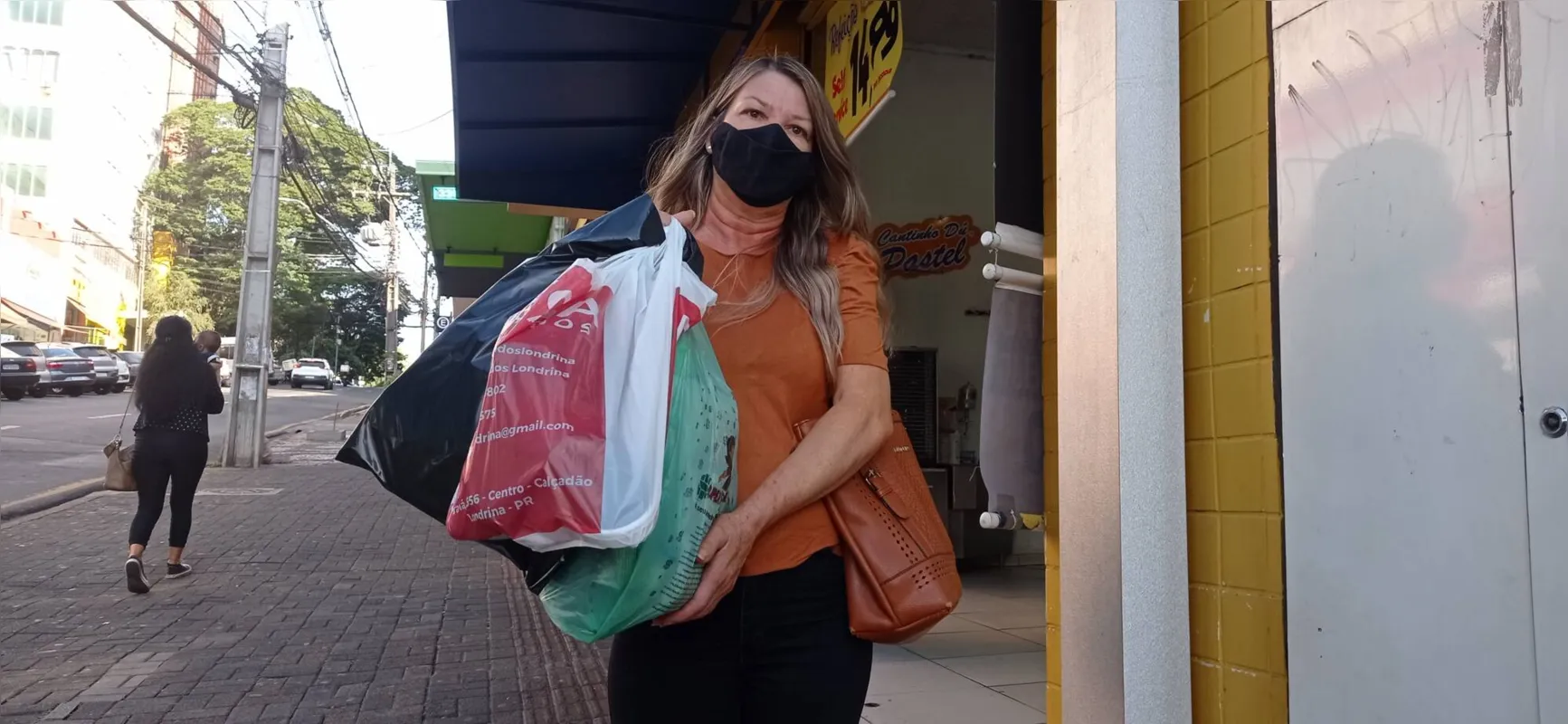 A dona de casa Idalina de Souza, 57, foi uma das consumidoras que foi atraída pela campanha.