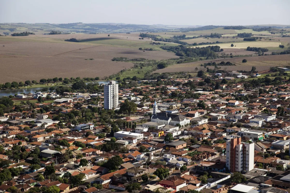 Imagem ilustrativa da imagem Mesmo com lei proibindo, Sertanópolis gasta R$ 60 mil com fogos
