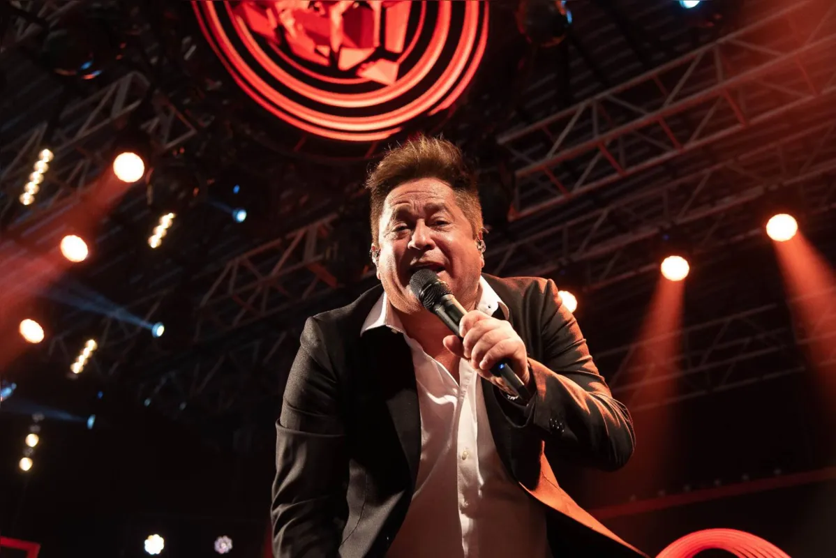 O cantor Leonardo durante o show Bandeirantes