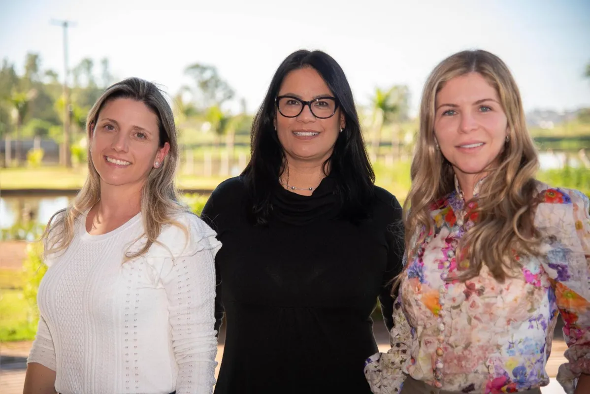 Taisa Ferro (esposa do Patrick Ferro), Luciana Figueiredo Torres (esposa do CEO da CA2A Fernando Torres) e Carla Ferro (esposa do Rodrigo Ferro)
