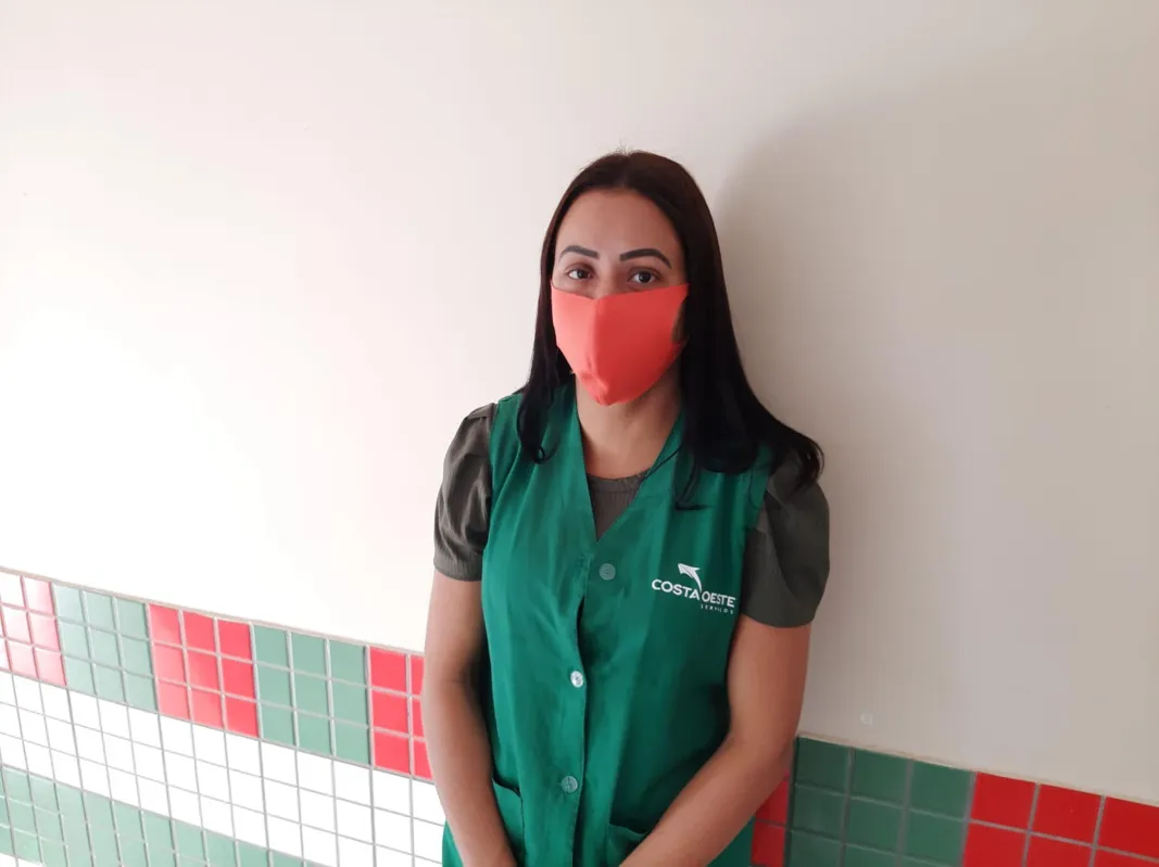 Lizianne Elis, do CMEI Valéria Veronesi: "Chego cedo e organizo o refeitório  para as crianças"