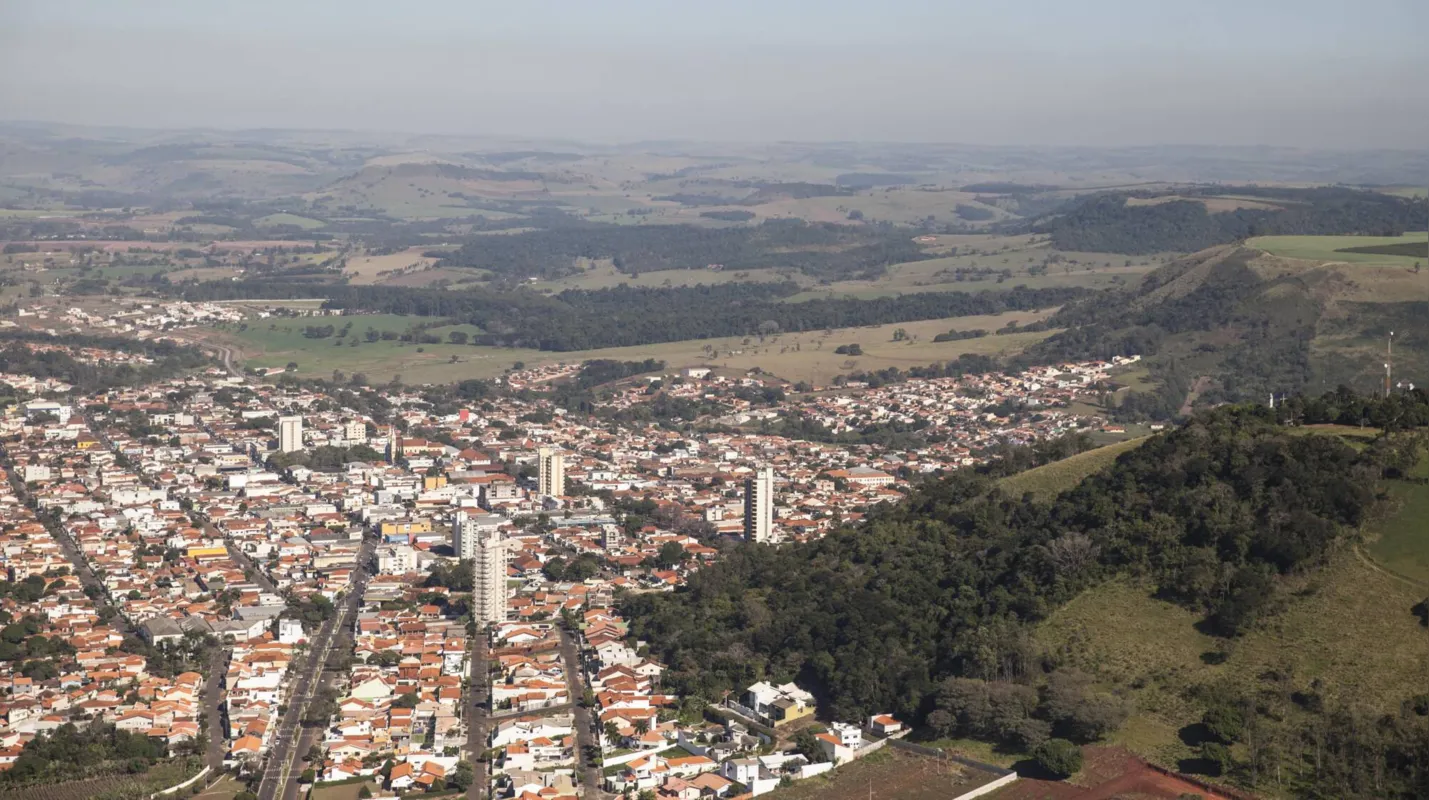 Imagem ilustrativa da imagem PRF apreende dois caminhões de lixo em Santo Antônio da Platina