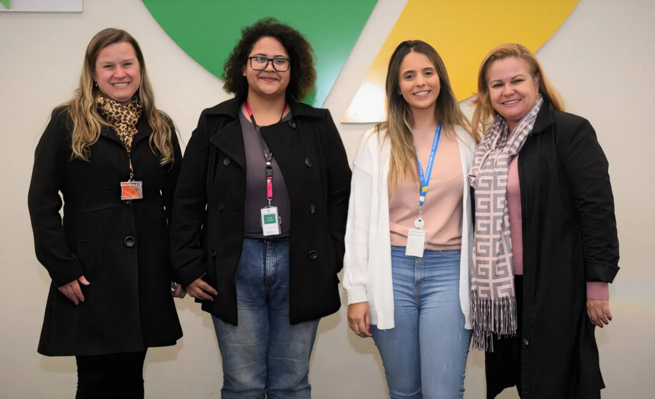 Cristiane Batini (Rota de Talentos UniFil), Thainara Nascimento e Letícia Andrade (gestoras de RH da TCS) e a pró-reitora de Pós-Graduação Magali Roco